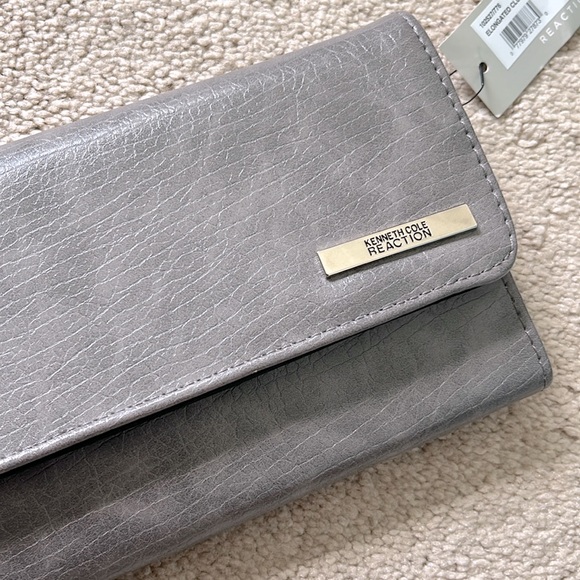 Kenneth Cole Reaction Trifold Elongated Clutch Wallet - Picture 2 of 8